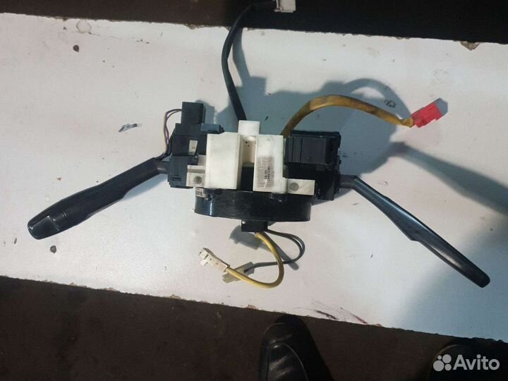 Подрулевой переключатель в сборе митсубиси каризма