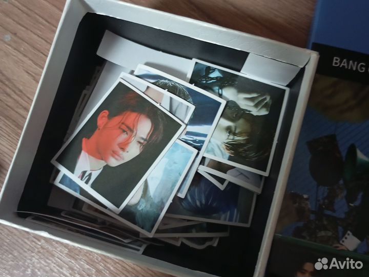 Много K-pop товаров