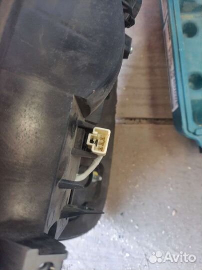 Фонарь задний тойота Ленд Крузер 100