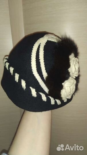 Шапка с норковой отделкой женская