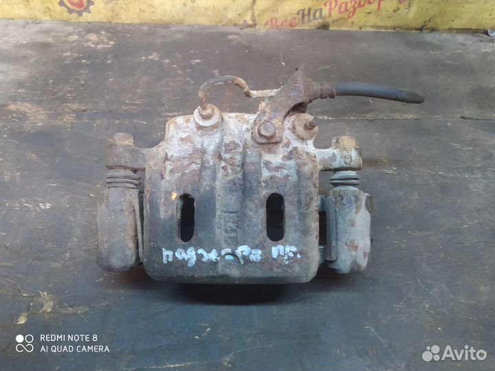 Суппорт передний правый Mitsubishi Pajero 2