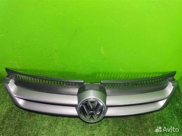 Решетка радиатора volkswagen Golf Plus 2008