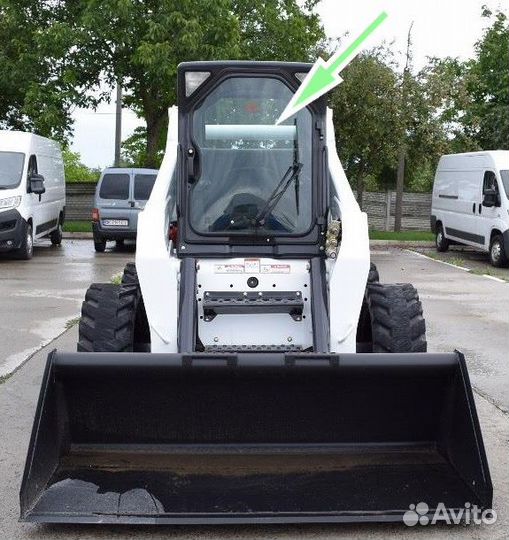 Стекло лобовое для Bobcat S250