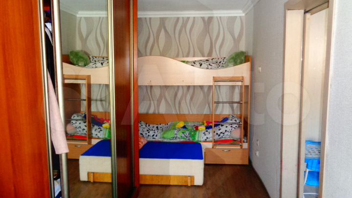 2-к. квартира, 43 м², 1/4 эт.