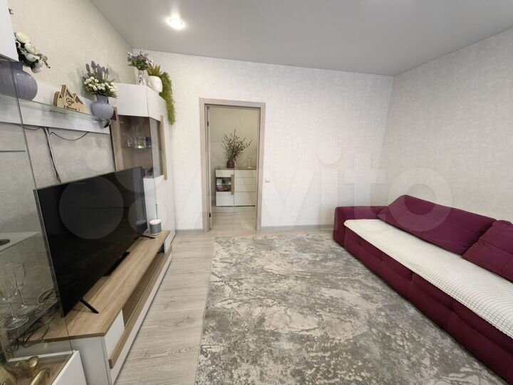 2-к. квартира, 64 м², 1/10 эт.