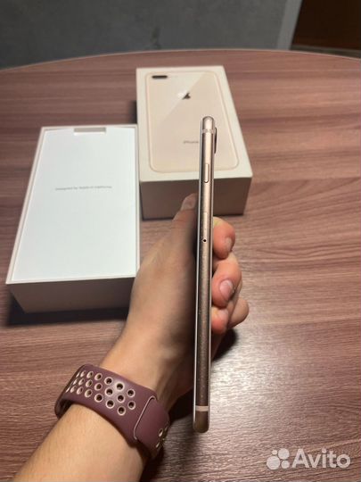 iPhone 8 Plus, 64 ГБ