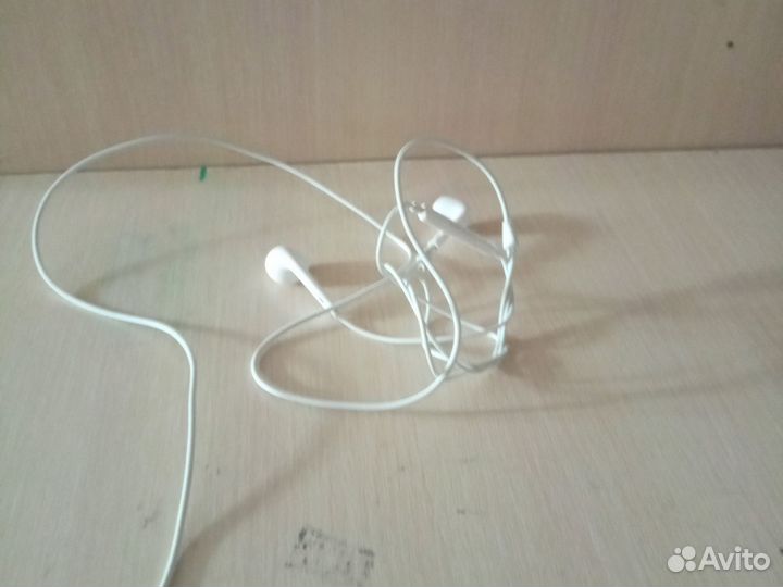 Наушники для iPhone проводные