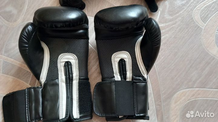 Боксерская экипировка Everlast шлем перчатки 10 oz