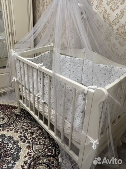 Детская кроватка