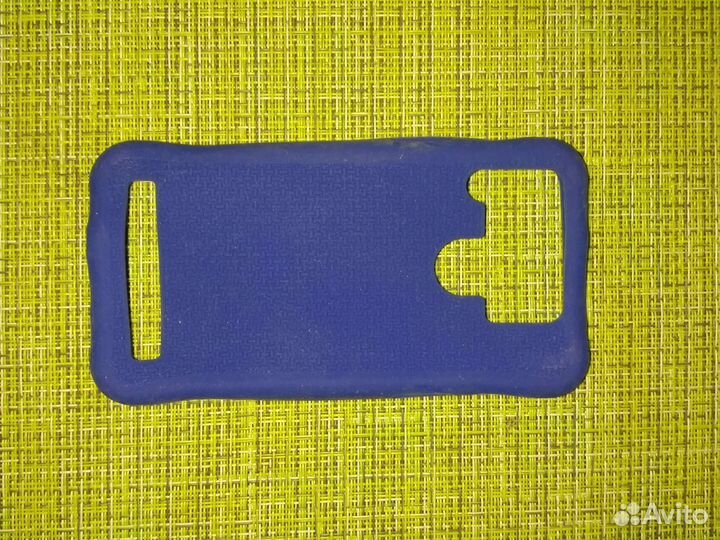 Чехол на телефон