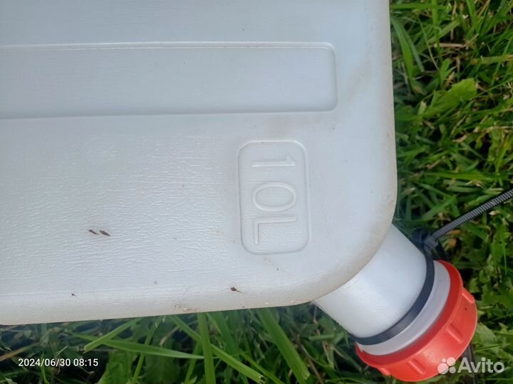 Канистры пластиковые 2шт. с боковым креплением 10