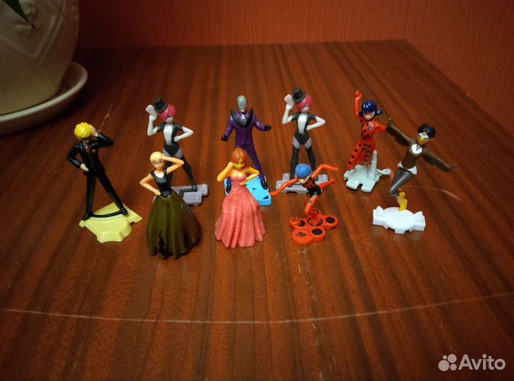 Игрушки из серии Леди Баг