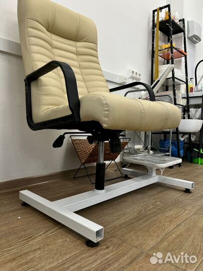 Педикюрное кресло на гидравлике