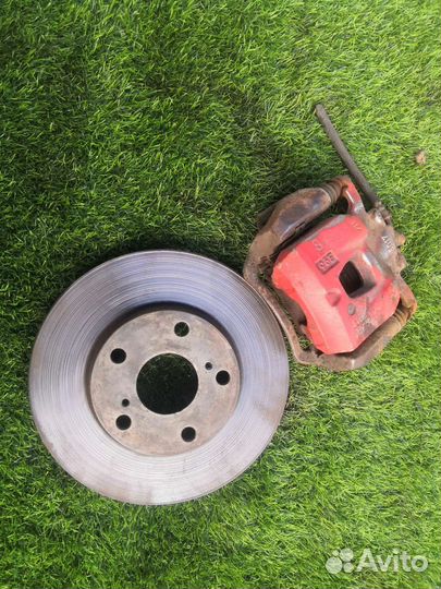 Суппорт тормозные диски Toyota Solara 1