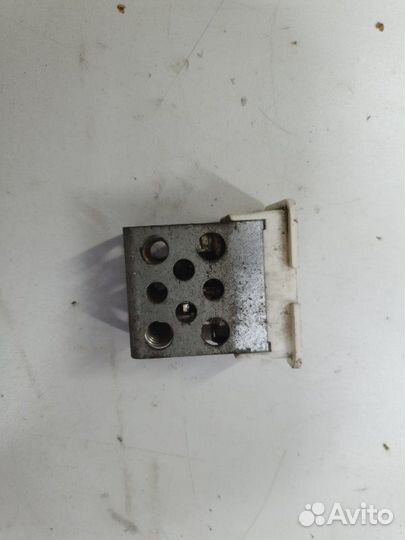 Реостат печки Opel Astra универсал Z13DTH 2008