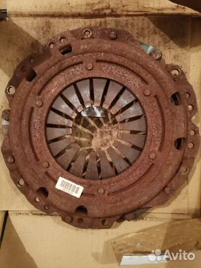 Корзина сцепления с диском Opel Zafira
