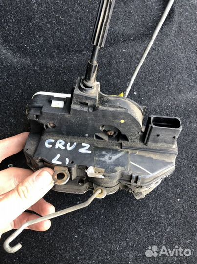 Замок передний левый шевроле круз