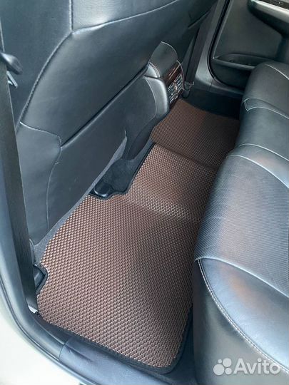 Eva Ковркии в автомобиль