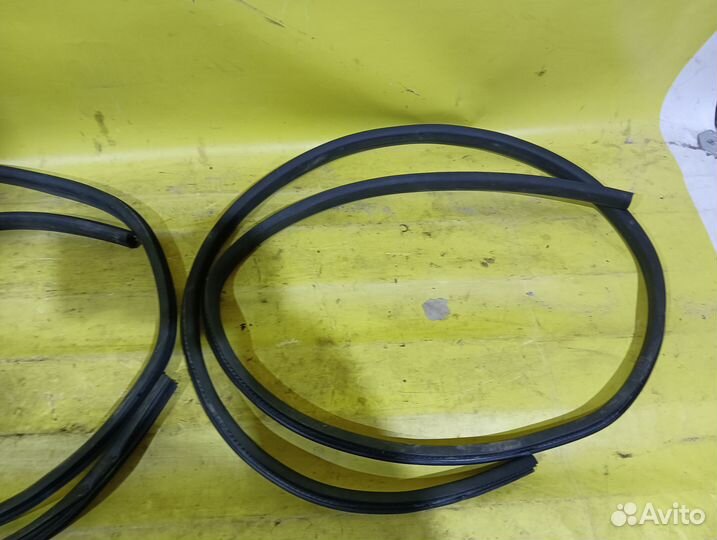 Уплотнитель проема двери ford fiesta (2008) Форд