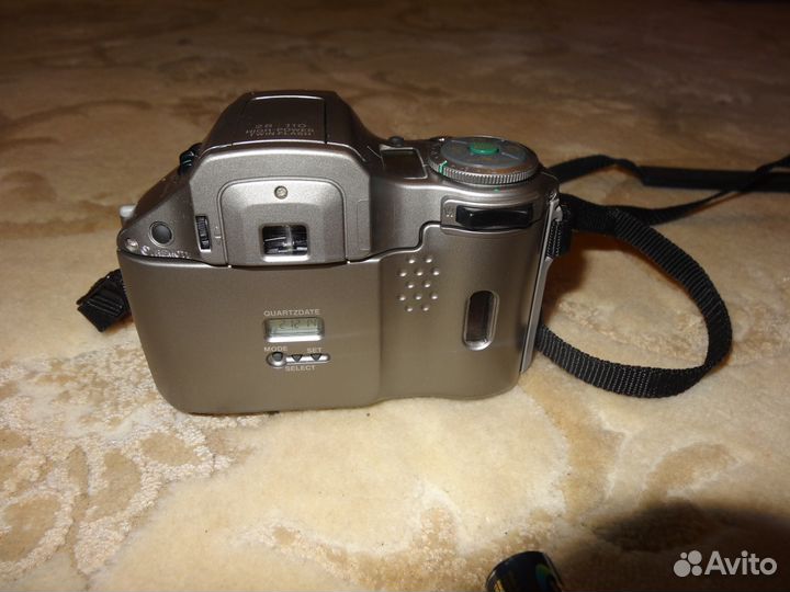 Зеркальный пленочный фотоаппарат olimpus