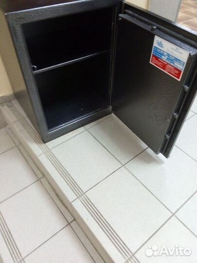 Сейф металлический