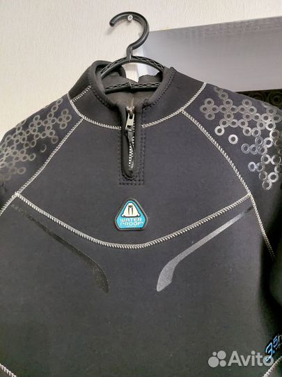 Гидрокостюм