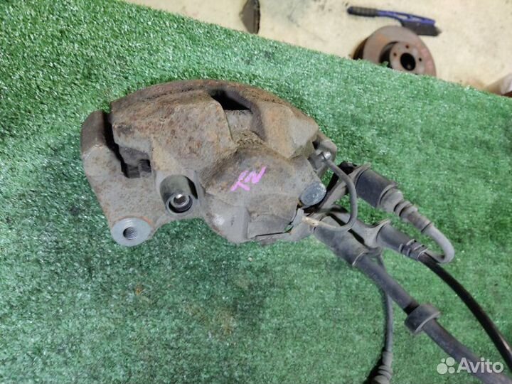 Суппорт тормозной передний левый Audi A6 C6