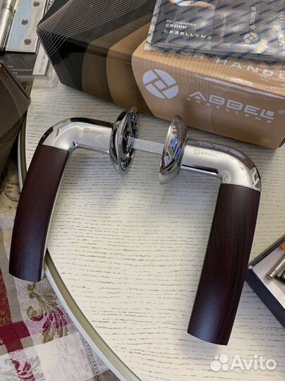 Ручки дверные, петли, замки, механизмы