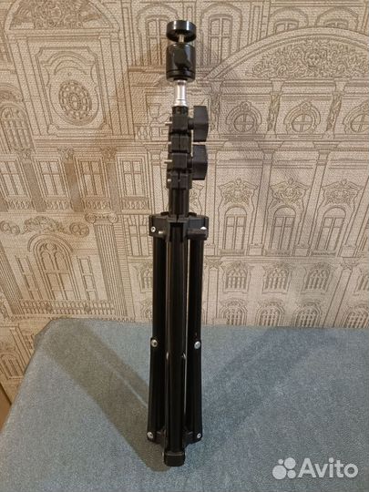 Штатив и кольцевая лампа