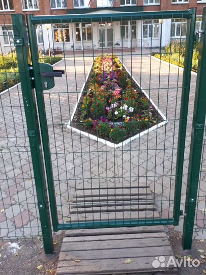 Металлическая калитка