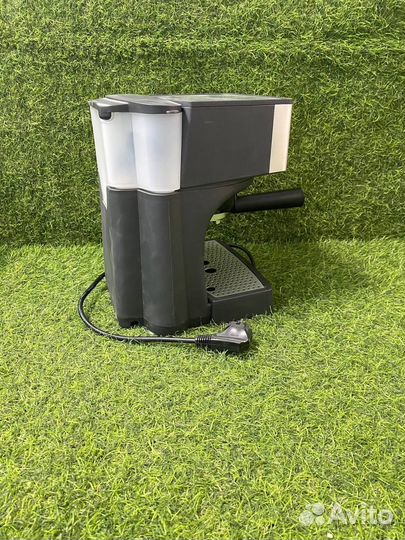 Кофеварка рожковая Redmond RCM-1503