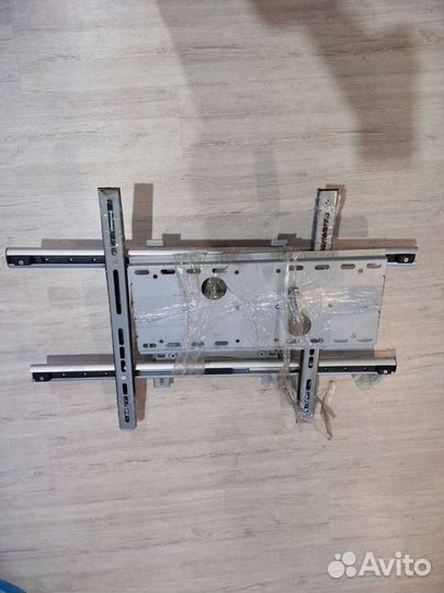 Кронштейн для телевизора