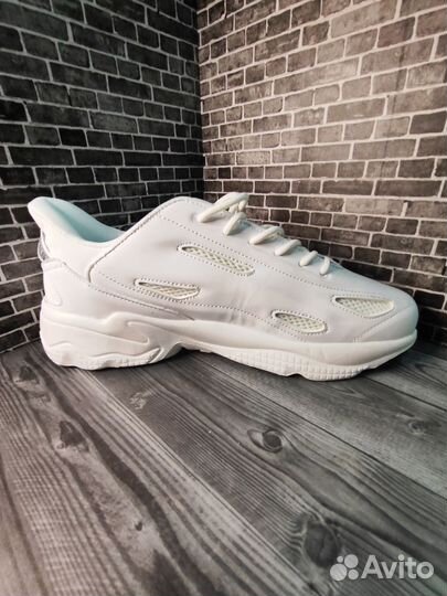 Кроссовки мужские Adidas ozweego