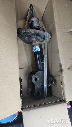 Амортизатор передний Honda CR-V 3, 4