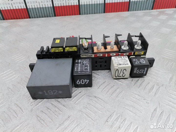 Блок реле Volkswagen Passat B5 рест. 2003