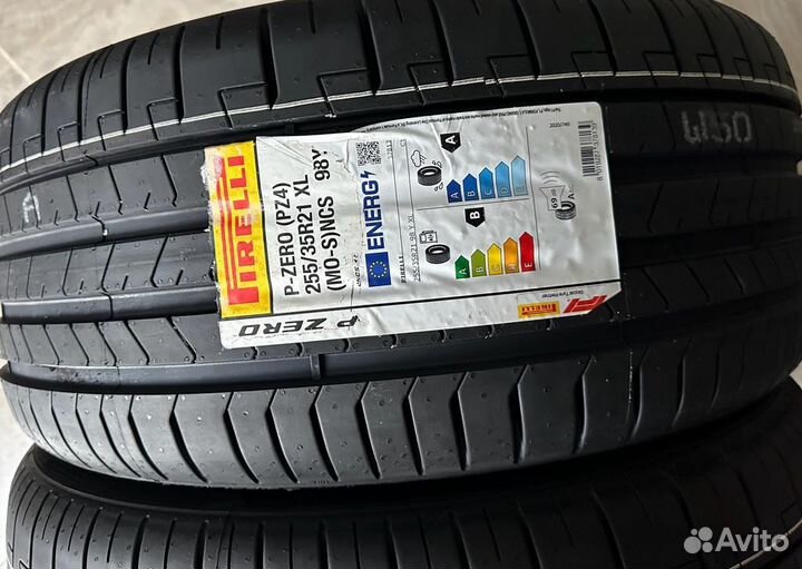 Pirelli P Zero PZ4 255/35 R21