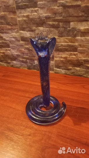 Кобра Змея, Цветное стекло