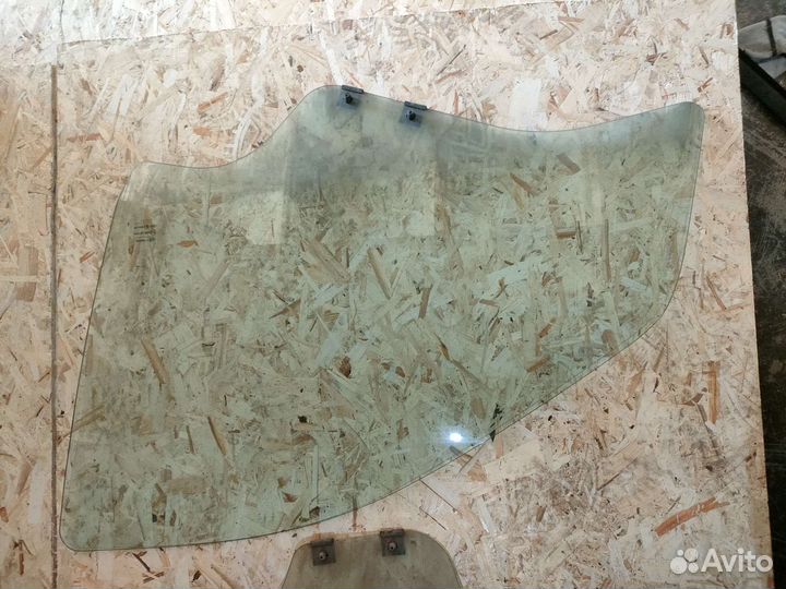 Стекло Renault Logan 1