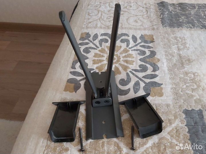 Навесной кронштейн на стену