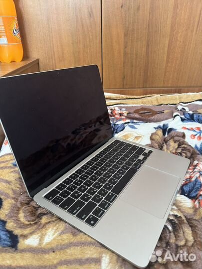 Apple macbook Air 13 2022 m2 256
