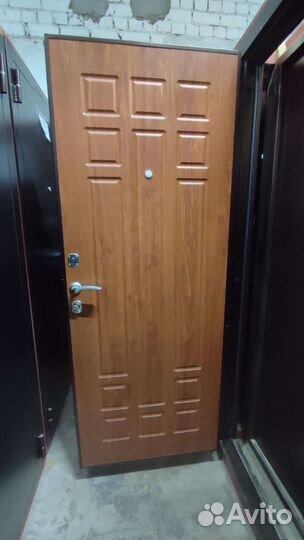 Продам нестандартные входные металлические двери