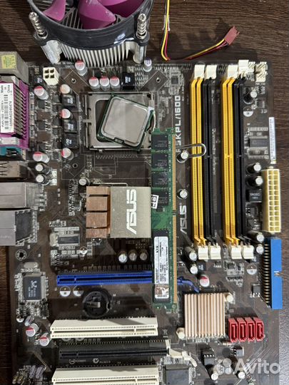 Материнская плата с процессором и памятью