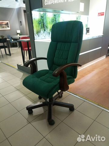 Кресло компьютерное велюр зелёный/дерево