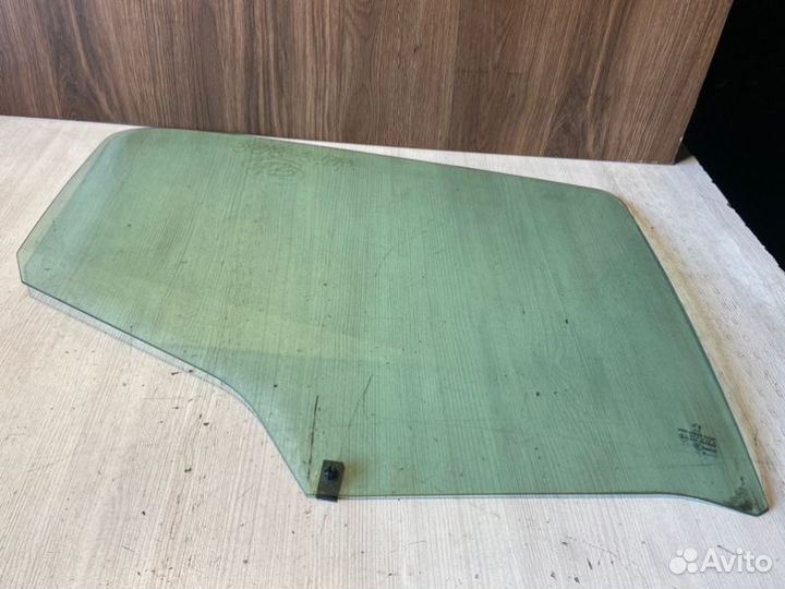 Стекло заднее правое Peugeot 308 EP6DT