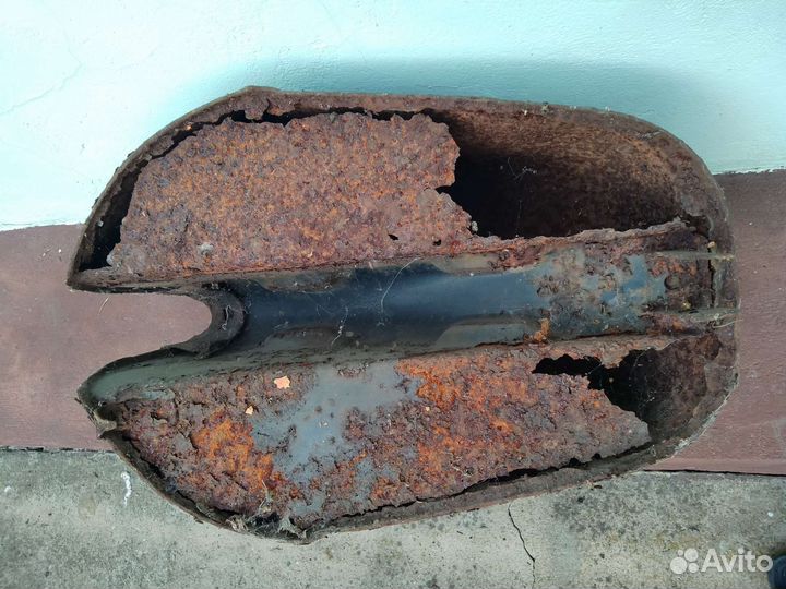 Бензобак на мотоцикл