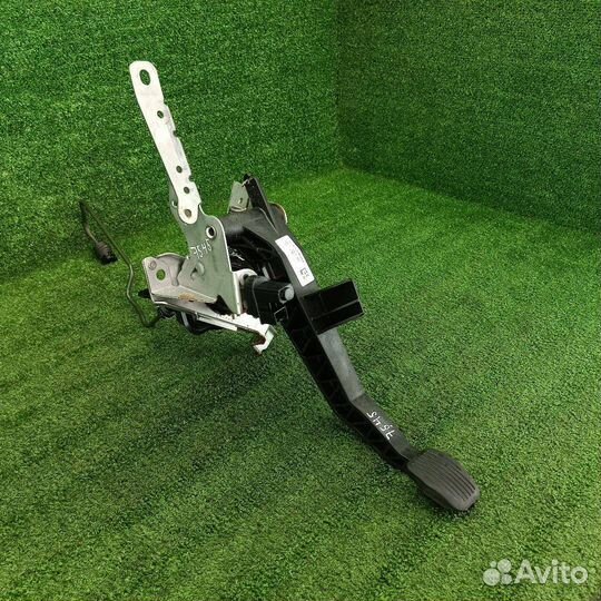 Педаль сцепления Ford Focus 2 2007 1553972