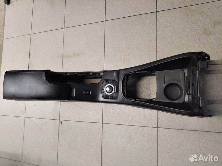 Подлокотник Рено Меган 3 механика 2010 год