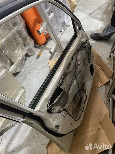 Дверь передняя левая Subaru Forester