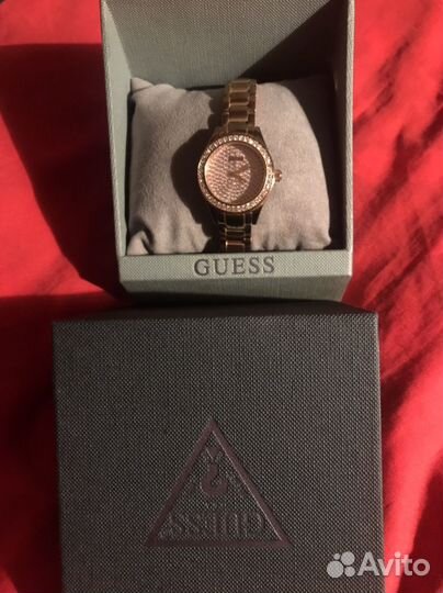 Часы guess