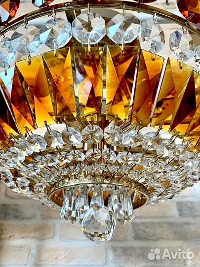 Люстра хрустальная, цветной хрусталь